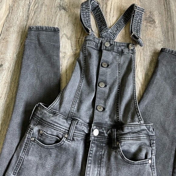 Celebrity Pink Overalls, size small - Picture 3 of 8